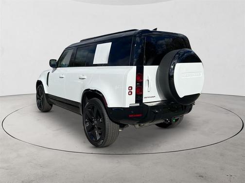 2025 Land Rover Defender 110 P400 X-Dynamic SE