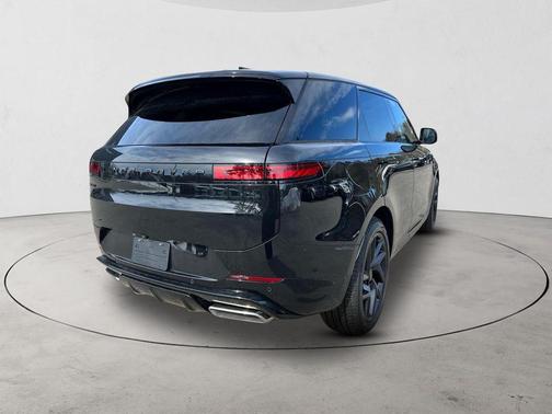2026 Land Rover Range Rover Sport SE
