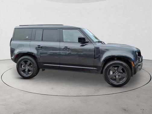 2024 Land Rover Defender 110 P400 X-Dynamic SE