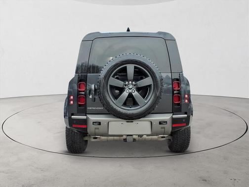 2024 Land Rover Defender 110 P400 X-Dynamic SE