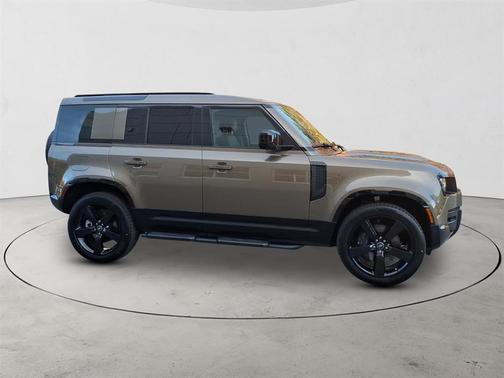 2025 Land Rover Defender 110 P400 X-Dynamic SE