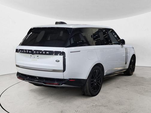 2023 Land Rover Range Rover P530 SE