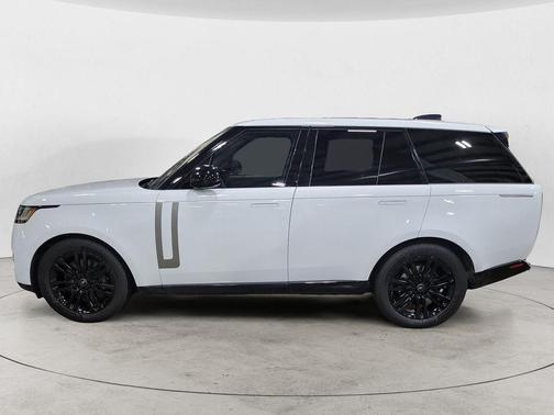 2023 Land Rover Range Rover P530 SE