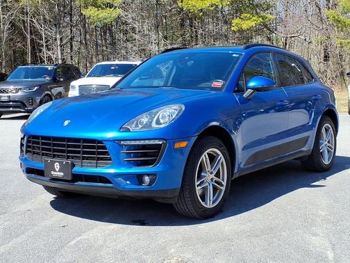 Sapphire Blue Metallic 2017 Porsche Macan Macan