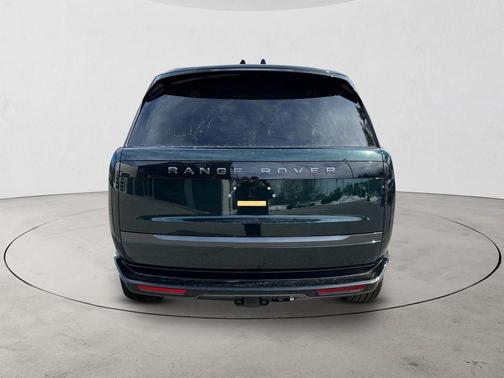 British Racing Green 2026 Land Rover Range Rover P400 SE 7 Seat