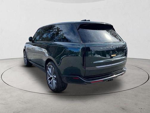 British Racing Green 2026 Land Rover Range Rover P400 SE 7 Seat