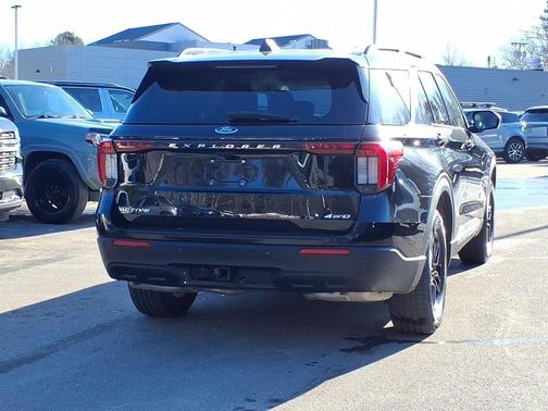 2025 Ford Explorer Active