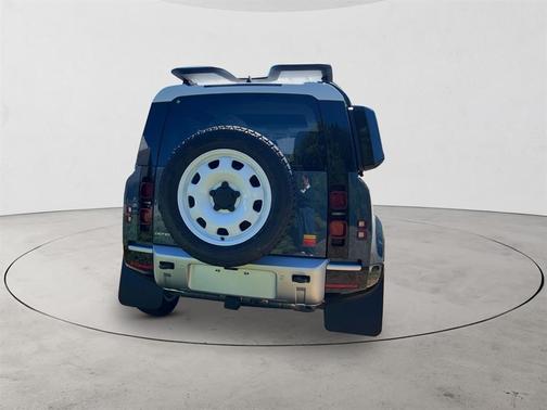 2025 Land Rover Defender 110 P300