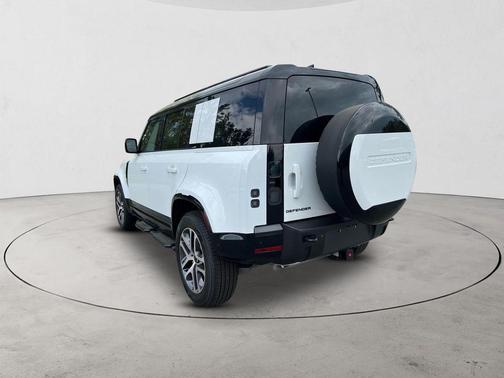 Fuji White 2026 Land Rover Defender P400 X-Dynamic SE