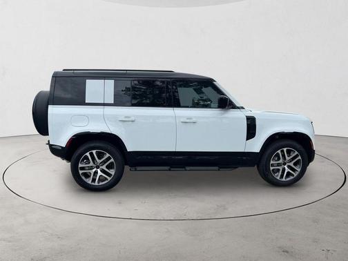 Fuji White 2026 Land Rover Defender P400 X-Dynamic SE