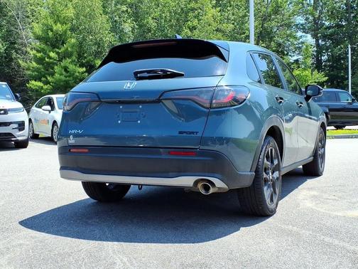 Nordic Forest Pearl 2024 Honda HR-V Sport