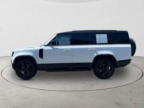 Fuji White 2026 Land Rover Defender X-Dynamic SE