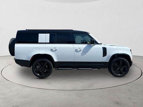 Fuji White 2026 Land Rover Defender X-Dynamic SE