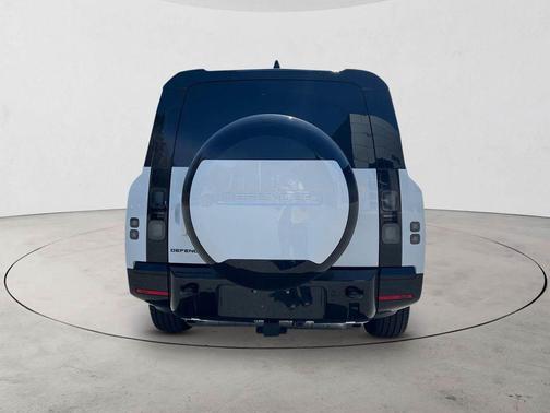 Fuji White 2026 Land Rover Defender X-Dynamic SE