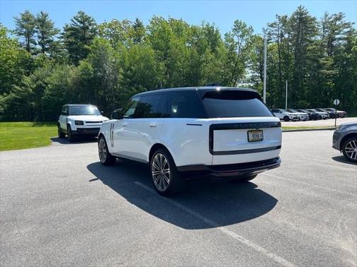 2025 Land Rover Range Rover P400 SE 7 Seat