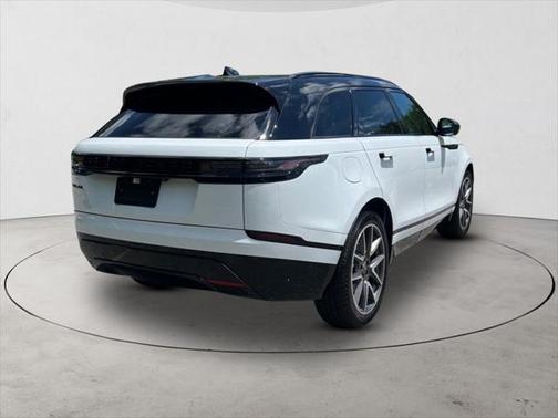 2026 Land Rover Range Rover Velar P250 SE R-Dynamic