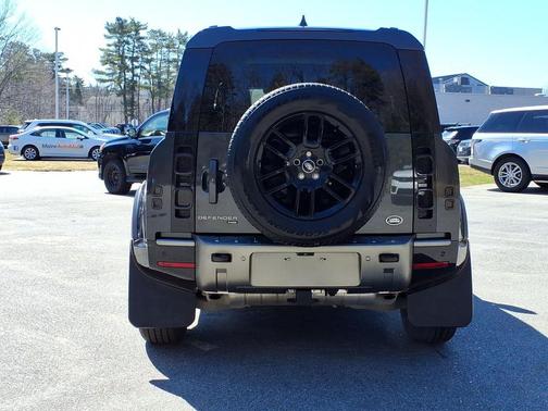 2022 Land Rover Defender 110 X-Dynamic SE