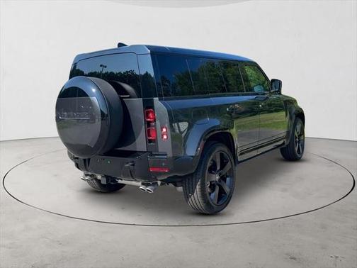 2025 Land Rover Defender 110 P500 X-Dynamic SE