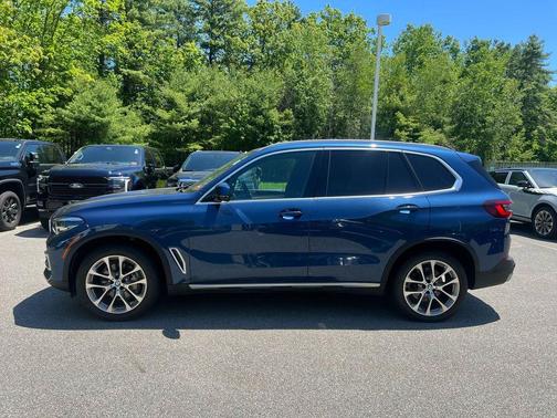 Phytonic Blue Metallic 2022 BMW X5 xDrive40i