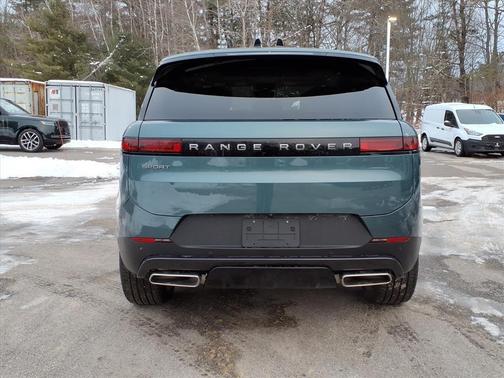 Green 2025 Land Rover Range Rover Sport SE