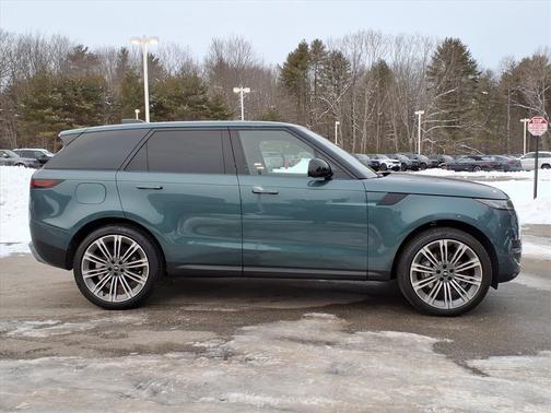 Green 2025 Land Rover Range Rover Sport SE