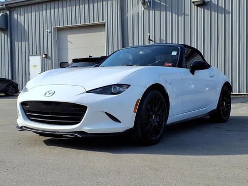 Arctic White 2016 Mazda MX-5 Miata Club