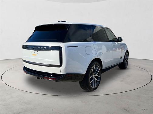 2025 Land Rover Range Rover P400 SE