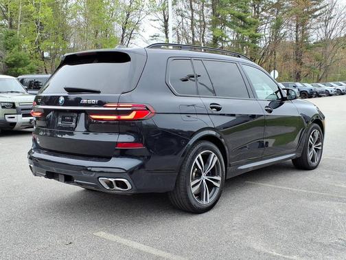 Carbon Black Metallic 2025 BMW X7 M60i