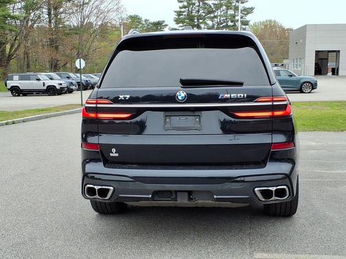Carbon Black Metallic 2025 BMW X7 M60i