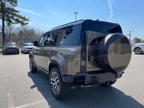 Stone 2026 Land Rover Defender P400 X-Dynamic SE