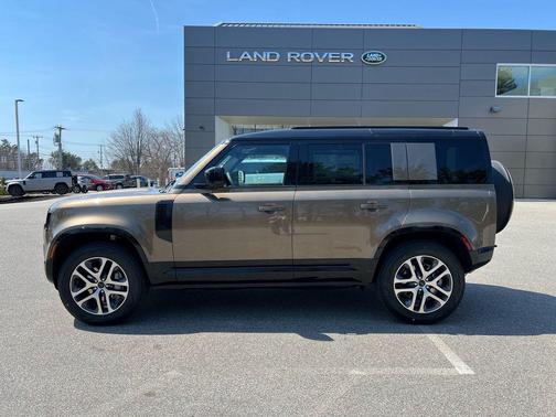 Stone 2026 Land Rover Defender P400 X-Dynamic SE