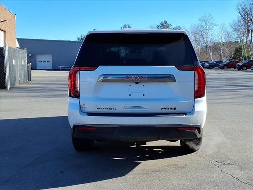 2024 GMC Yukon 4WD AT4