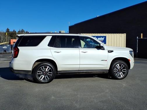 2024 GMC Yukon 4WD AT4