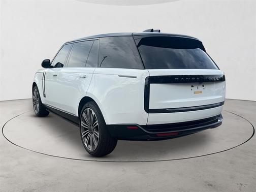 2025 Land Rover Range Rover P530 SE 7 Seat