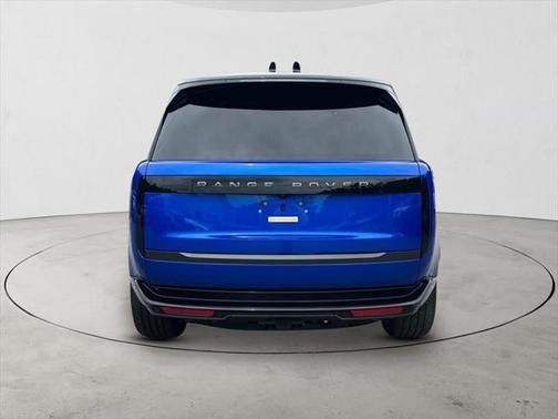 2025 Land Rover Range Rover P530 SE