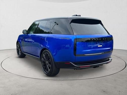 2025 Land Rover Range Rover P530 SE
