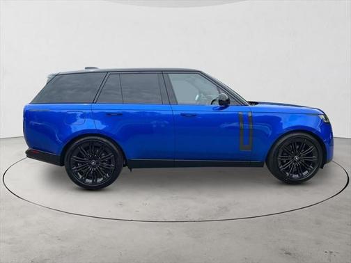 2025 Land Rover Range Rover P530 SE