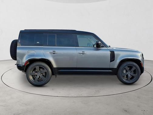 2024 Land Rover Defender 110 P400 X-Dynamic SE