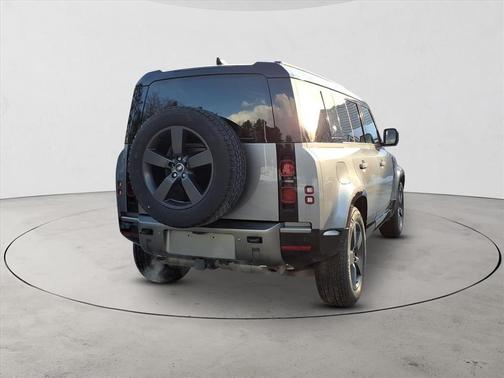 2024 Land Rover Defender 110 P400 X-Dynamic SE