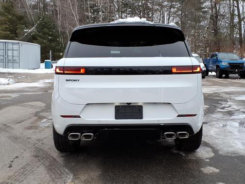 2026 Land Rover Range Rover Sport SE