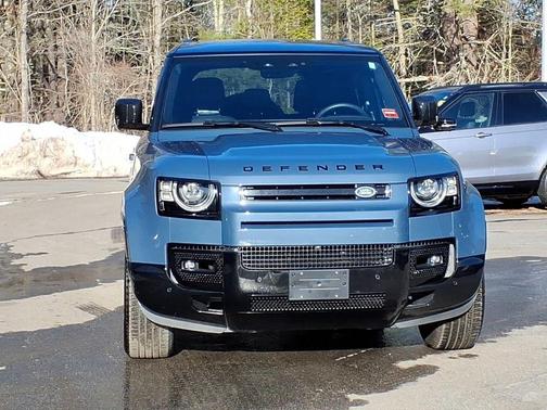 2025 Land Rover Defender 110 P400 X-Dynamic SE