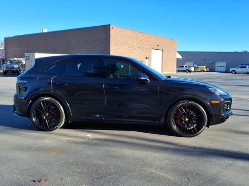 2021 Porsche Cayenne GTS