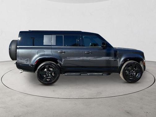 2026 Land Rover Defender V8