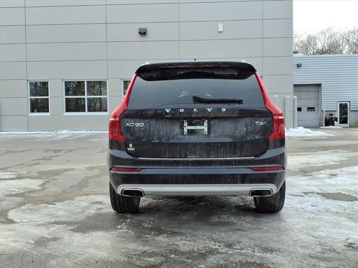 2020 Volvo XC90 T6 Momentum