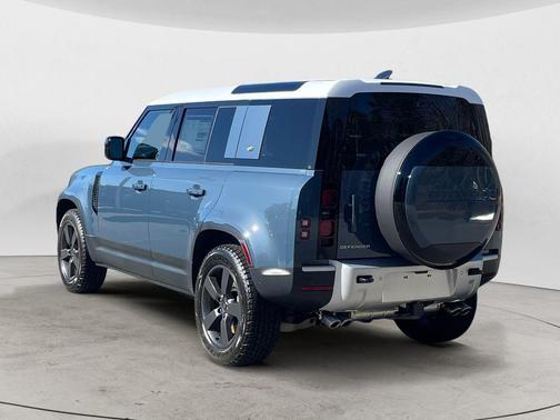 2024 Land Rover Defender 110 P500 SE