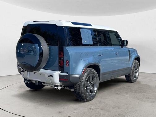 2024 Land Rover Defender 110 P500 SE