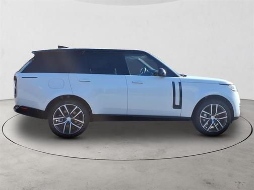 2025 Land Rover Range Rover P530 SE
