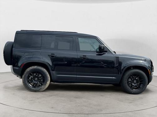 2025 Land Rover Defender 110 P300