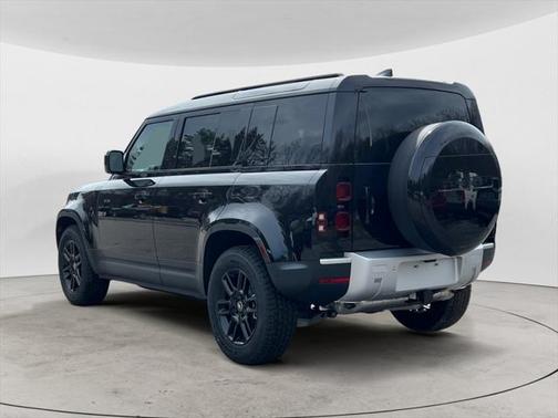 2025 Land Rover Defender 110 P300