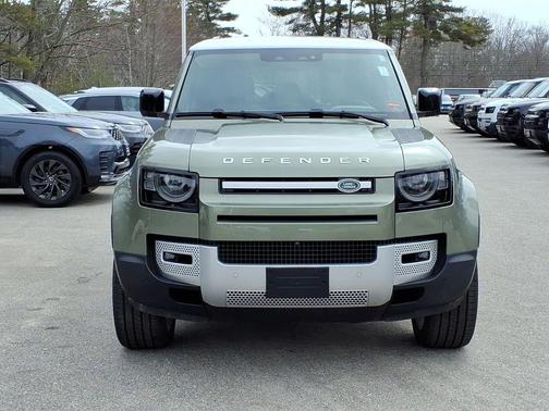 2023 Land Rover Defender 110 SE